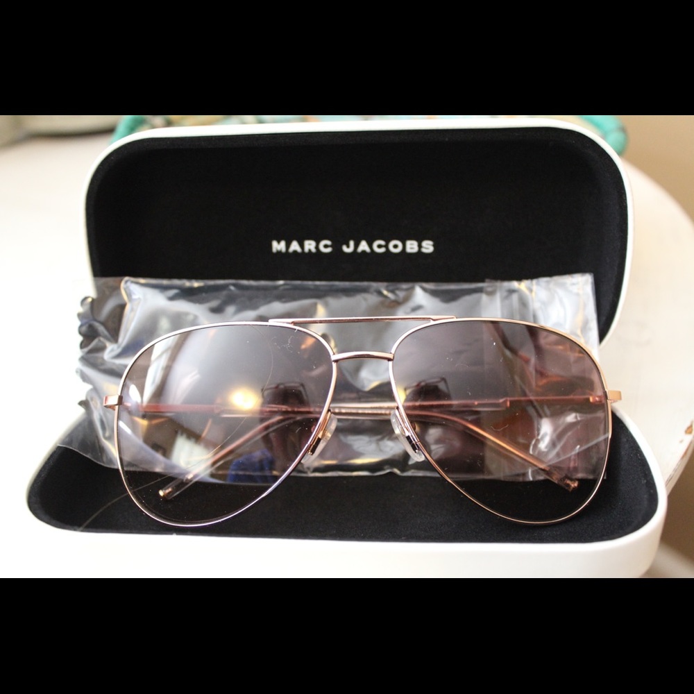 Never worn Marc Jacobs aviator sunglasses